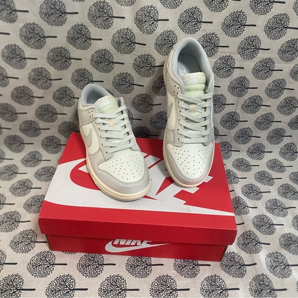 Nike Logo Patch Flat Rubber Sneakers
